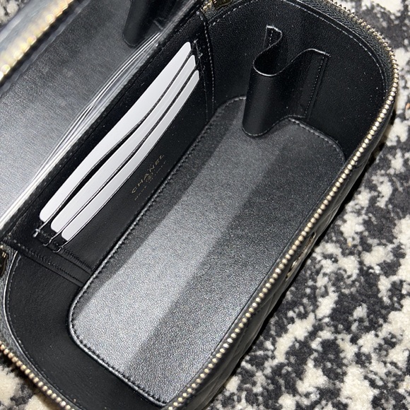 Chanel Vanity Clutch with Chain Shoulder Bag - Picture 6 of 16